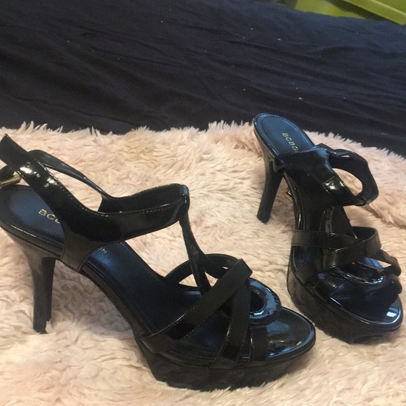 Black stylish Sandler’s with heel - Picture 1 of 2
